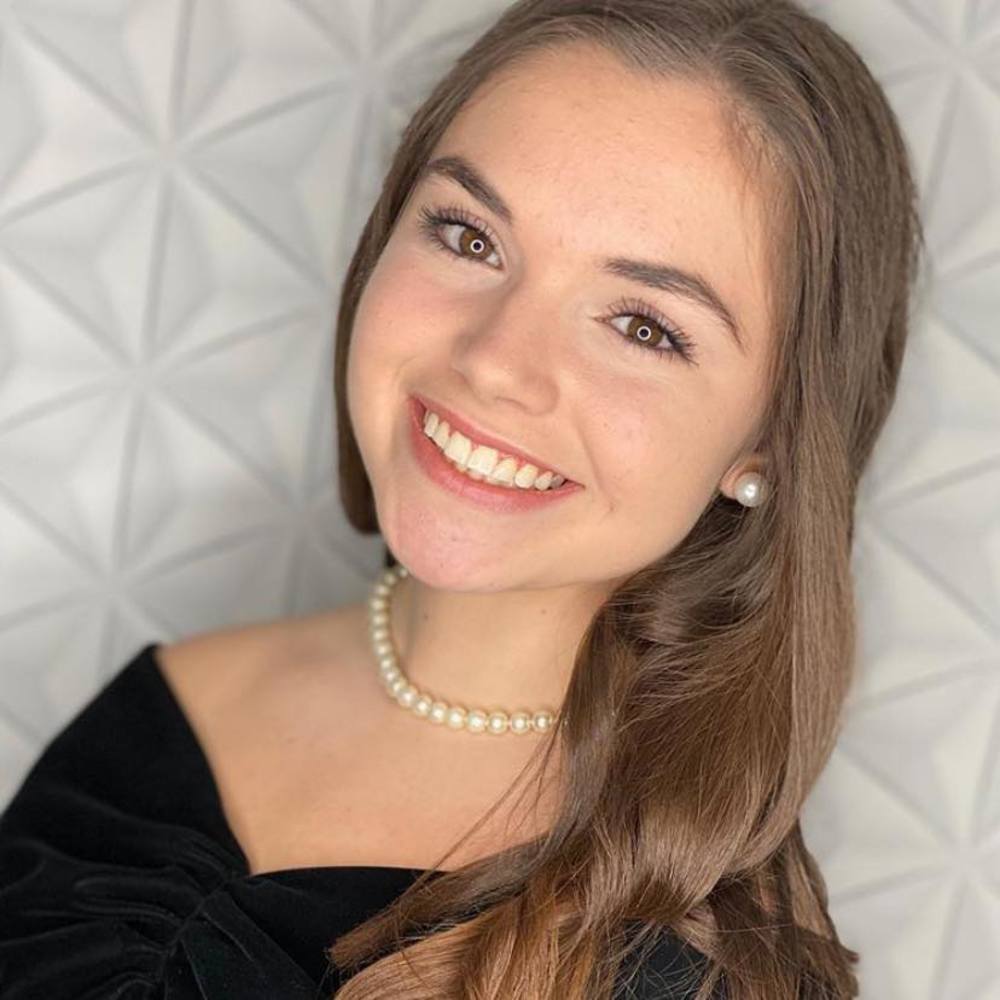 Meet your Posher, Mia